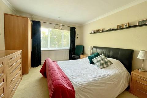 30 Cooper Dean Drive, Bournemouth, BH8 9LN
