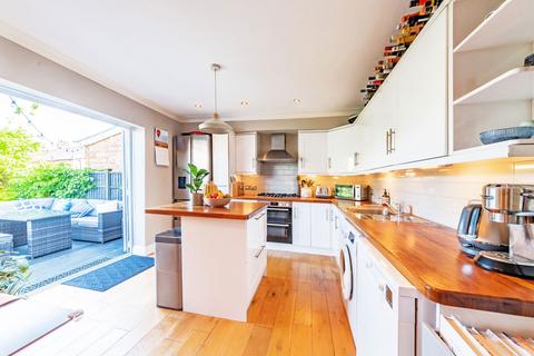 8 Douglas Road, Tonbridge, TN9 2ST