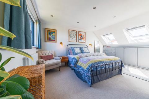 8 Douglas Road, Tonbridge, TN9 2ST