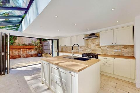 4 bedroom house to rent, Holmesdale Road, London N6
