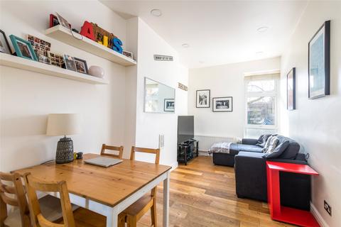 1 bedroom apartment for sale, Gipsy Road, London, SE27