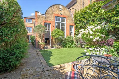 4 bedroom end of terrace house for sale, Wycliffe Road, London, SW11