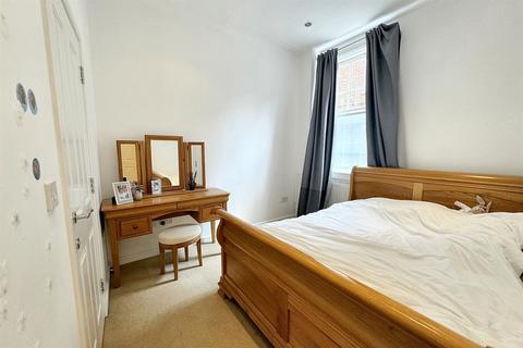 2 bedroom flat for sale, Hyde (Winchester)