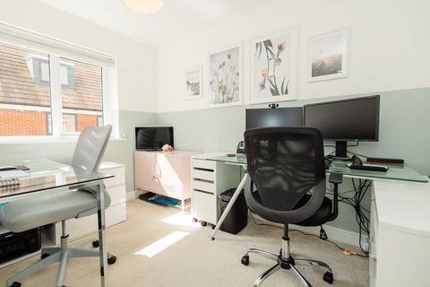 13 Plumtree Drive, Harlow, CM17 0FN