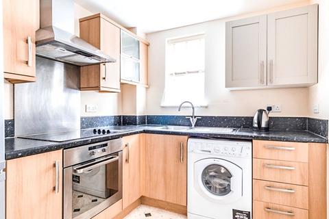 2 bedroom flat for sale, Longford Road, West Sussex PO21