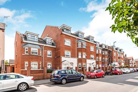 2 bedroom flat for sale, Longford Road, West Sussex PO21