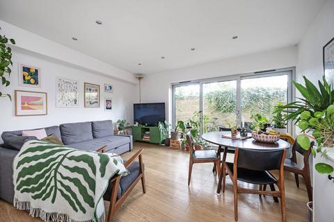 3 bedroom mews for sale, Stanford Mews, Dalston, London, E8