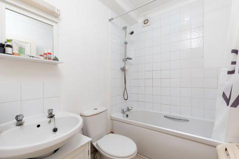 Basement Flat 7, 31 Bath Street, Cheltenham, GL50 1YA