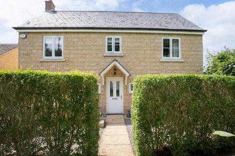 2 Tremblant Close, Prestbury, Cheltenham, GL52 5FL