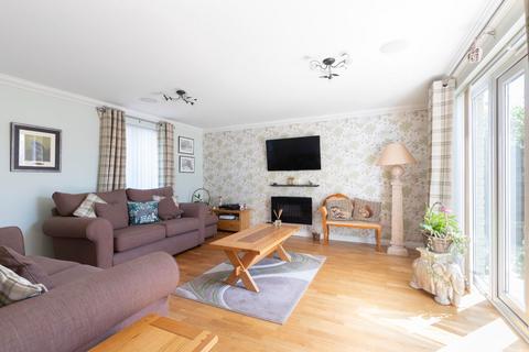 2 Tremblant Close, Prestbury, Cheltenham, GL52 5FL