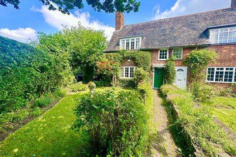 2 bedroom semi-detached house for sale, Bacon Lane, London NW9