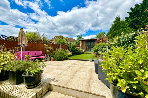 3 bedroom end of terrace house for sale, Goldsmith Avenue, London NW9