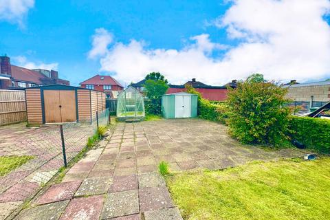 15 Calder Gardens, Edgware, HA8 5PR