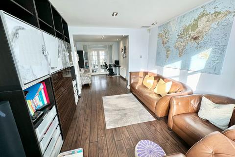65 Rushgrove Avenue, London, NW9 6RG