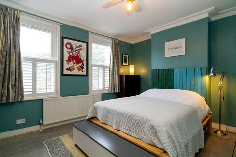 115 Caistor Park Road, London, E15 3PR
