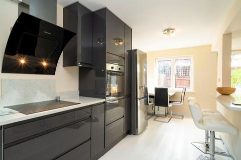 24 Pine Avenue, London, E15 1UL