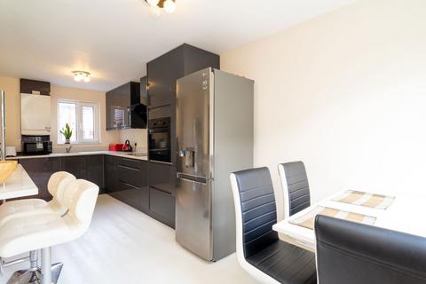 24 Pine Avenue, London, E15 1UL