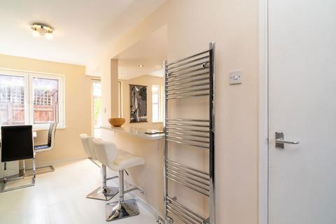 24 Pine Avenue, London, E15 1UL