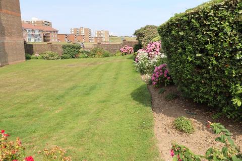 1 bedroom retirement property for sale, De la Warr Parade, Bexhill-on-Sea, TN40