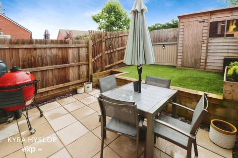 74 Buzzard Way, Cranbrook, Exeter, EX5 7GX