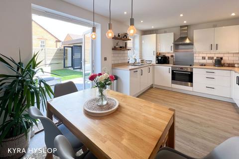 7 Celtic Close, Exeter, EX1 3DX