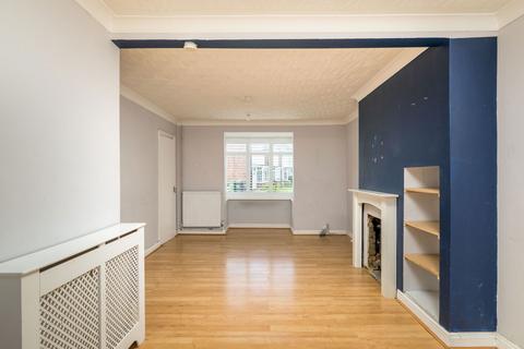 43 Groveside, Henlow, SG16 6AR