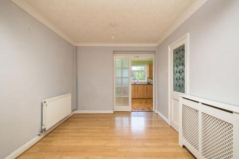 43 Groveside, Henlow, SG16 6AR