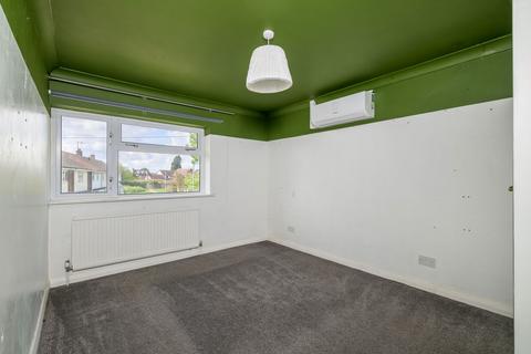 43 Groveside, Henlow, SG16 6AR