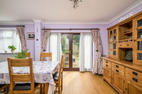 20 Castles Close, Stotfold, Hitchin, SG5 4BZ
