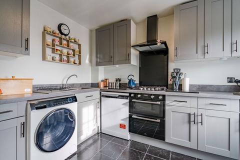 49 Woodvale Kingsway, Quedgeley, Gloucester, GL2 2AU