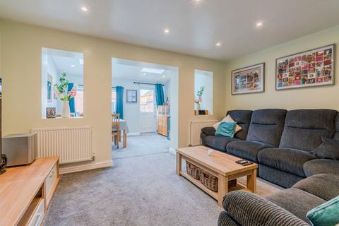 49 Woodvale Kingsway, Quedgeley, Gloucester, GL2 2AU