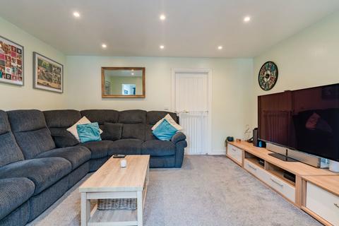 49 Woodvale Kingsway, Quedgeley, Gloucester, GL2 2AU
