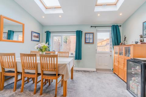 49 Woodvale Kingsway, Quedgeley, Gloucester, GL2 2AU