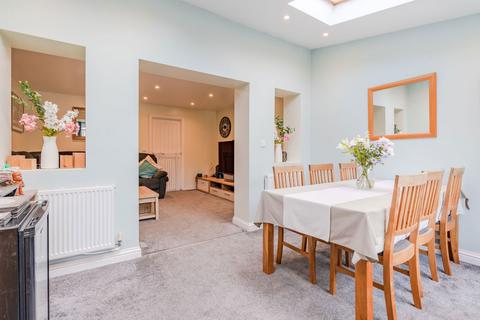 49 Woodvale Kingsway, Quedgeley, Gloucester, GL2 2AU