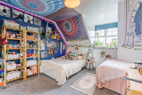 49 Woodvale Kingsway, Quedgeley, Gloucester, GL2 2AU