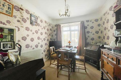 9 High Street, Cam, Dursley, GL11 5JZ