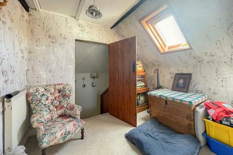 9 High Street, Cam, Dursley, GL11 5JZ