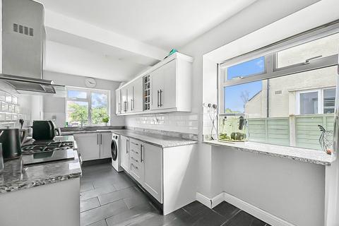 86 Finlay Road, Gloucester, GL4 6TP
