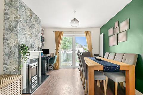 86 Finlay Road, Gloucester, GL4 6TP