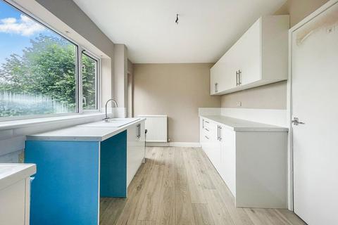 60 Everlands, Cam, Dursley, GL11 5NL