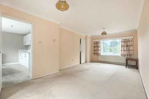 60 Everlands, Cam, Dursley, GL11 5NL