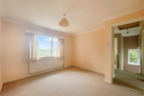 60 Everlands, Cam, Dursley, GL11 5NL