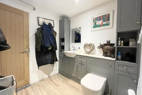 251 Bodiam Avenue, Tuffley, Gloucester, GL4 0XW