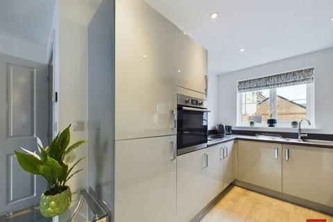 18 Donaldson Drive, Brockworth, Gloucester, GL3 4GR