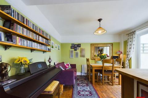25 Ermin Park, Brockworth, Gloucester, GL3 4BD