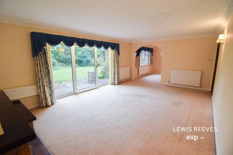 3 bedroom detached bungalow for sale, Church Road, Newark NG22