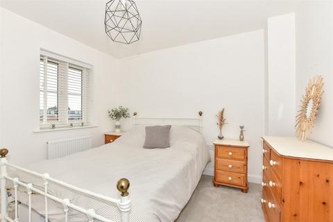 34 Rhondda Vale, Aylesham, Canterbury, CT3 3LP