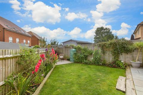34 Rhondda Vale, Aylesham, Canterbury, CT3 3LP