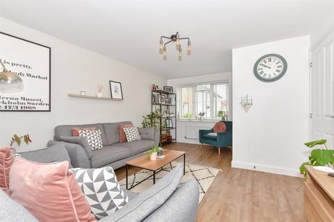 34 Rhondda Vale, Aylesham, Canterbury, CT3 3LP