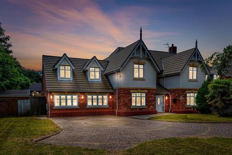 5 bedroom detached house for sale, Noctorum Lane, Prenton CH43